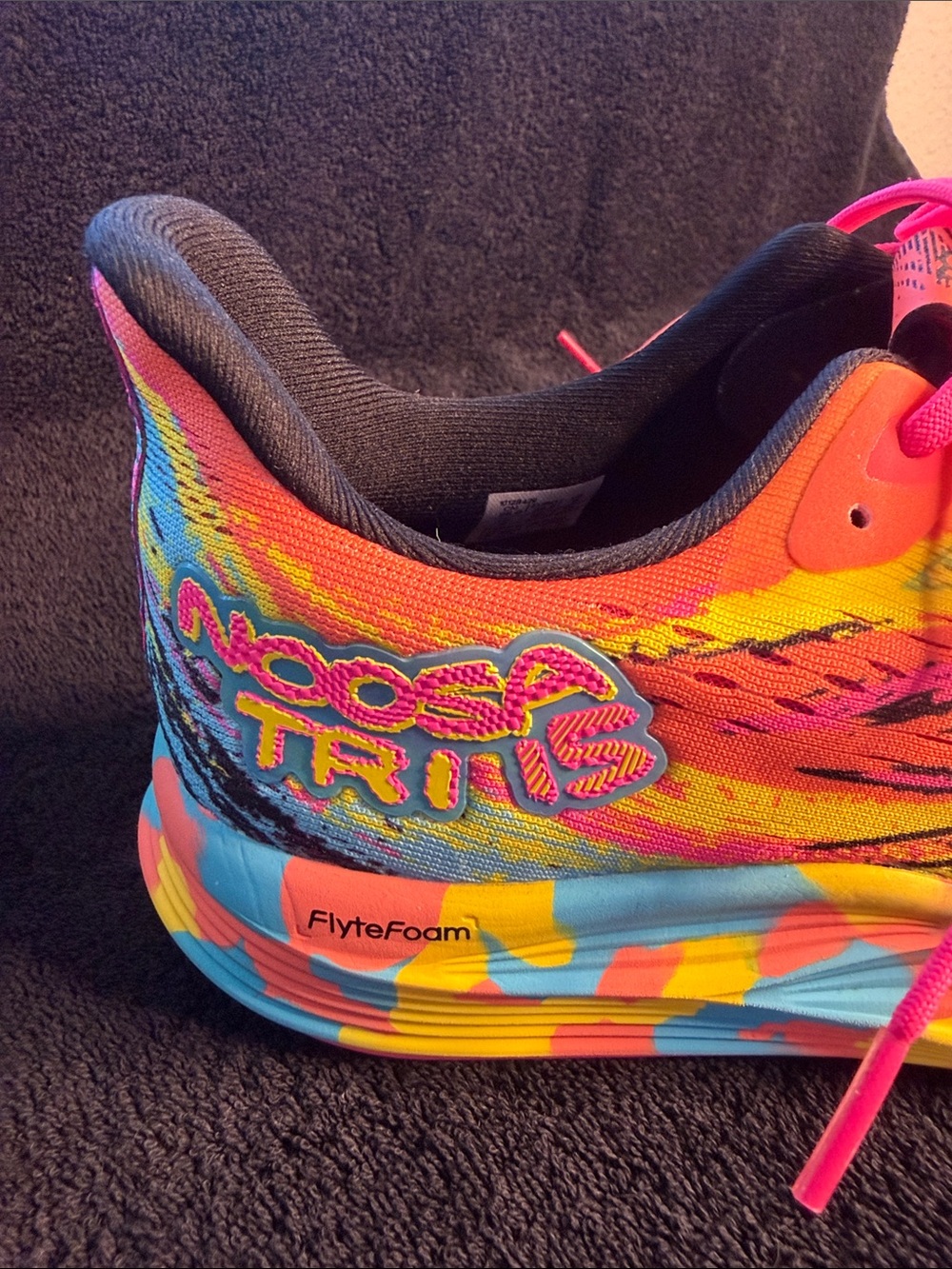 Asics Noose Tri 15 size 8 Vibrant Pink & Orange Patterned Women's Running Shoes - Picture 4 of 5
